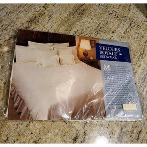Vintage Velours Royale Tailored Pillow Sham. Cream Color